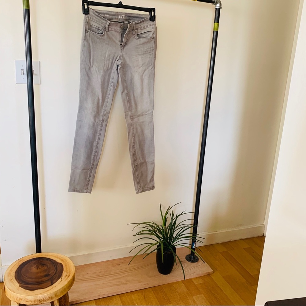 Loft super skinny light grey jeans in size 24/00